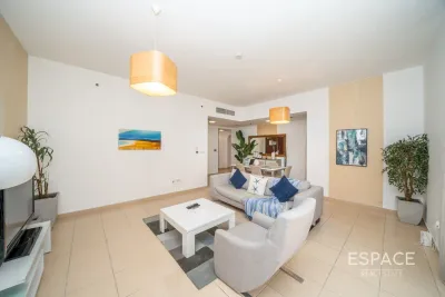 JBR - Shams 1, Jumeirah Beach Residence, Dubai - Espace