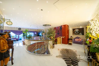 Goldcrest Views 1, Jumeirah Lake Towers, Dubai - Espace