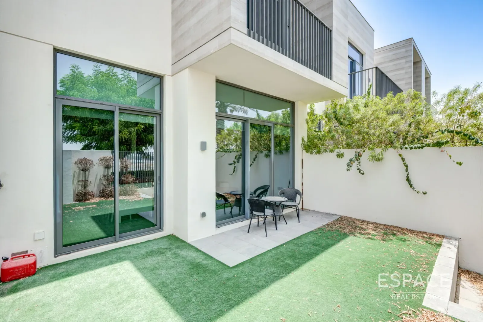 PropertiesGalleryCamera