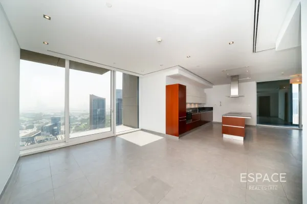 Maze Tower, Sheikh Zayed Road, Dubai - Espace