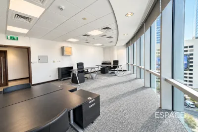 Emirates Financial Towers North, Dubai International Financial Centre, Dubai - Espace