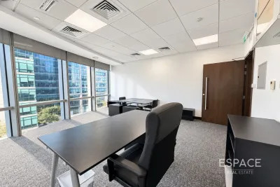 Emirates Financial Towers North, Dubai International Financial Centre, Dubai - Espace