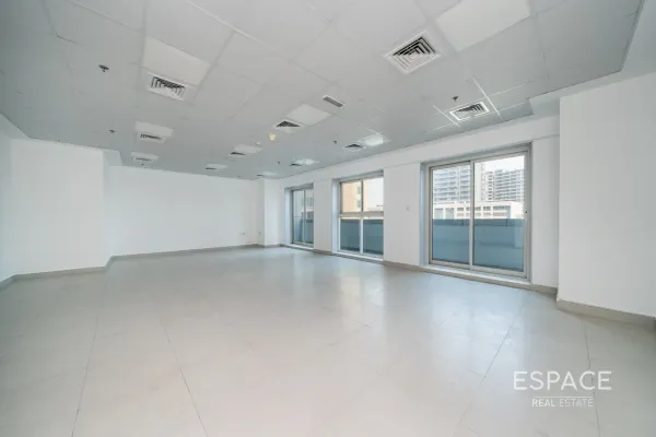 Dubai Star, Jumeirah Lake Towers, Dubai - Espace