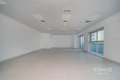 Dubai Star, Jumeirah Lake Towers, Dubai - Espace