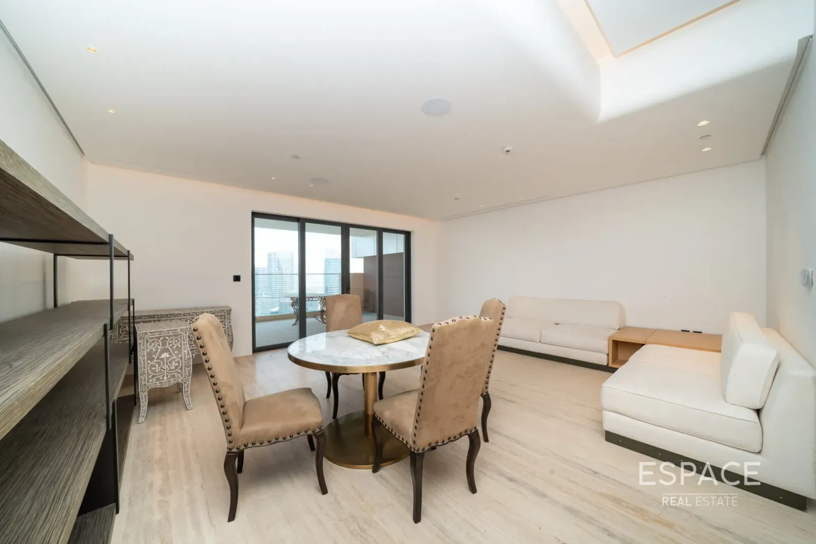 PropertiesGalleryCamera