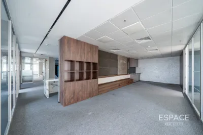 Al Moosa Tower 2, Sheikh Zayed Road, Dubai - Espace