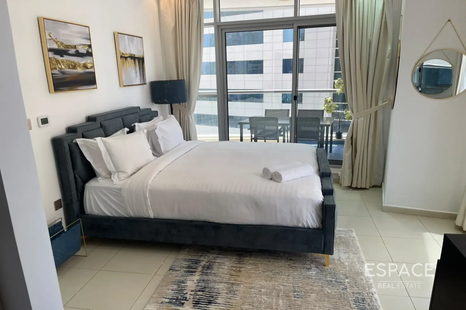 PropertiesGalleryCamera