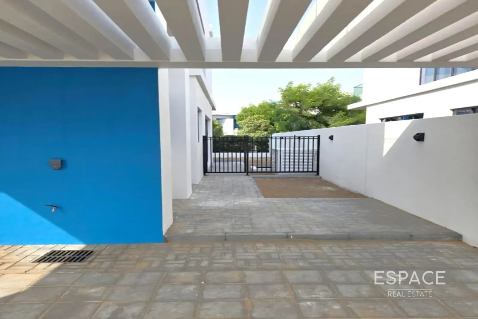 PropertiesGalleryCamera