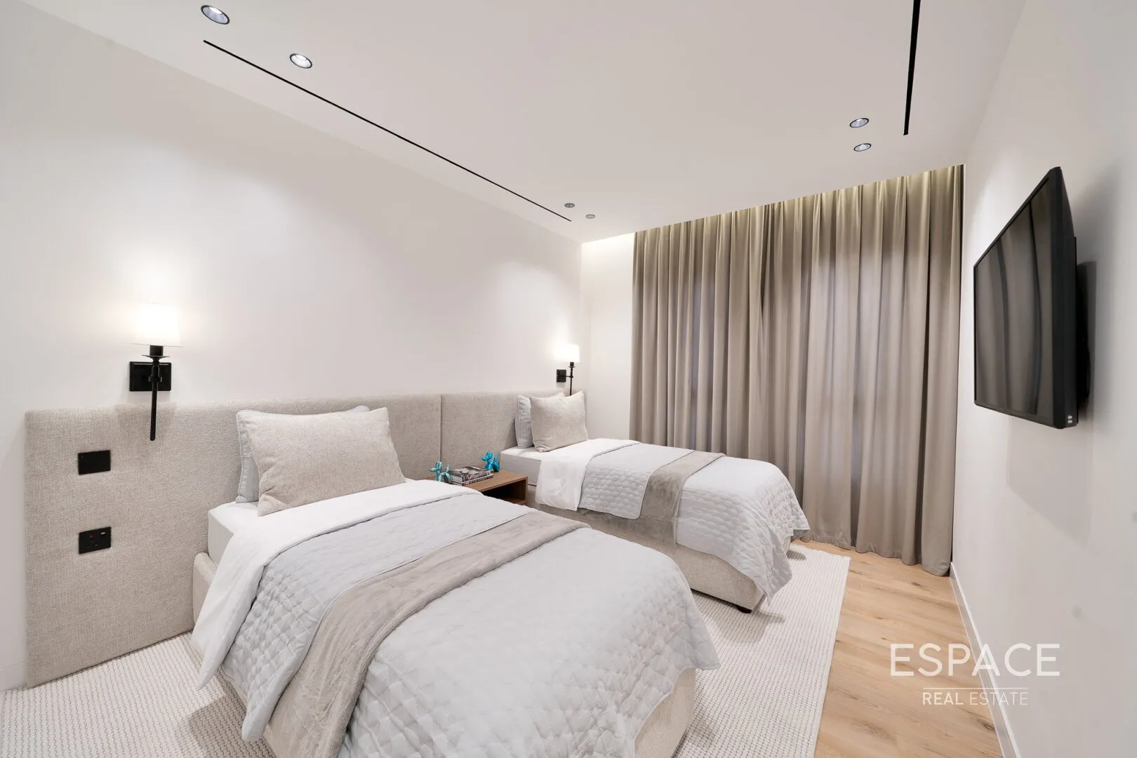 PropertiesGalleryCamera