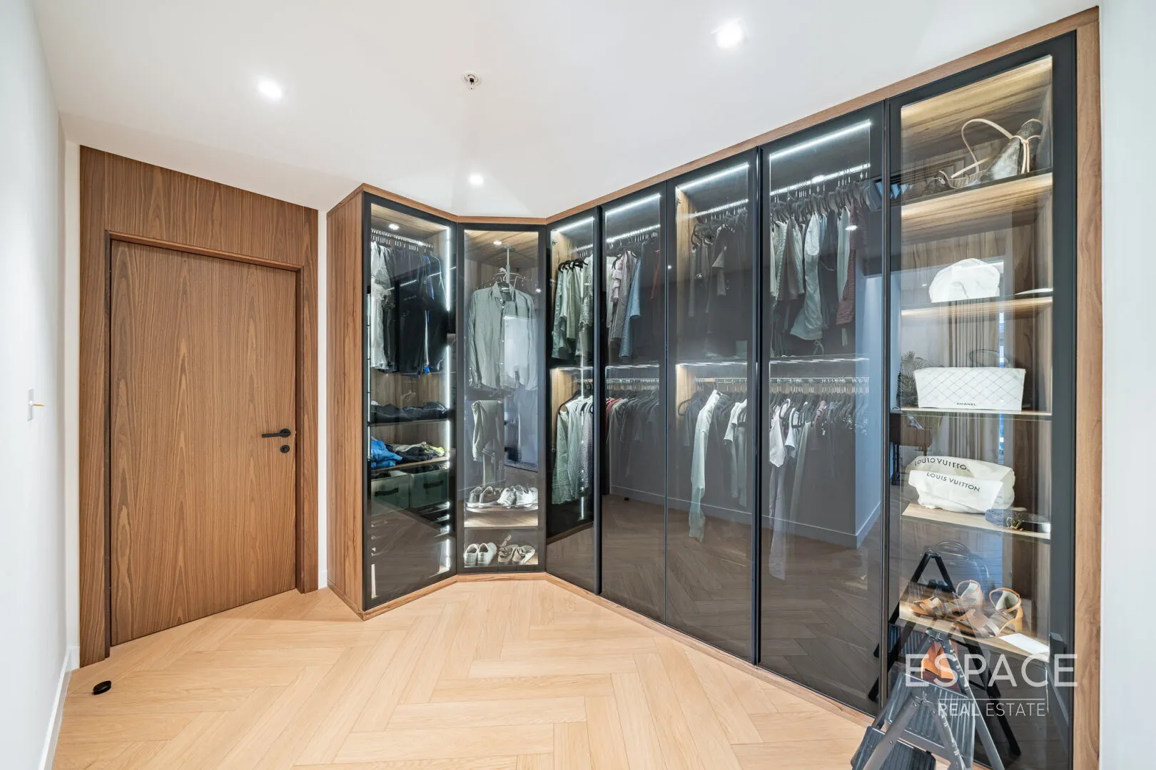 PropertiesGalleryCamera