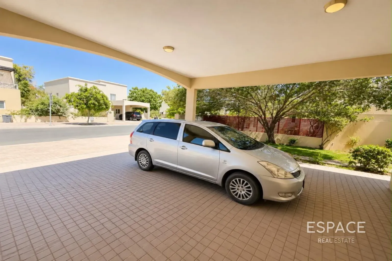 PropertiesGalleryCamera