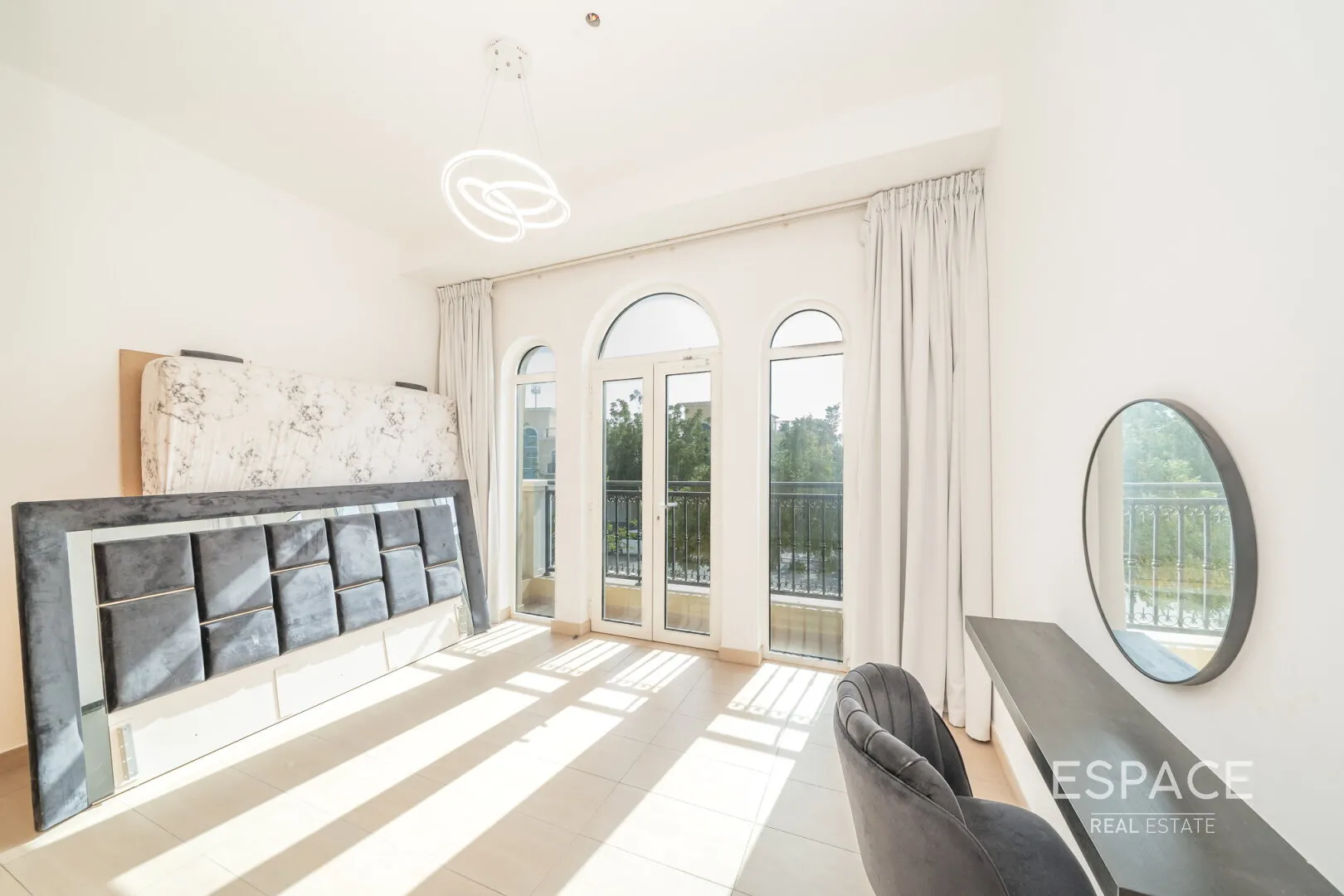 PropertiesGalleryCamera