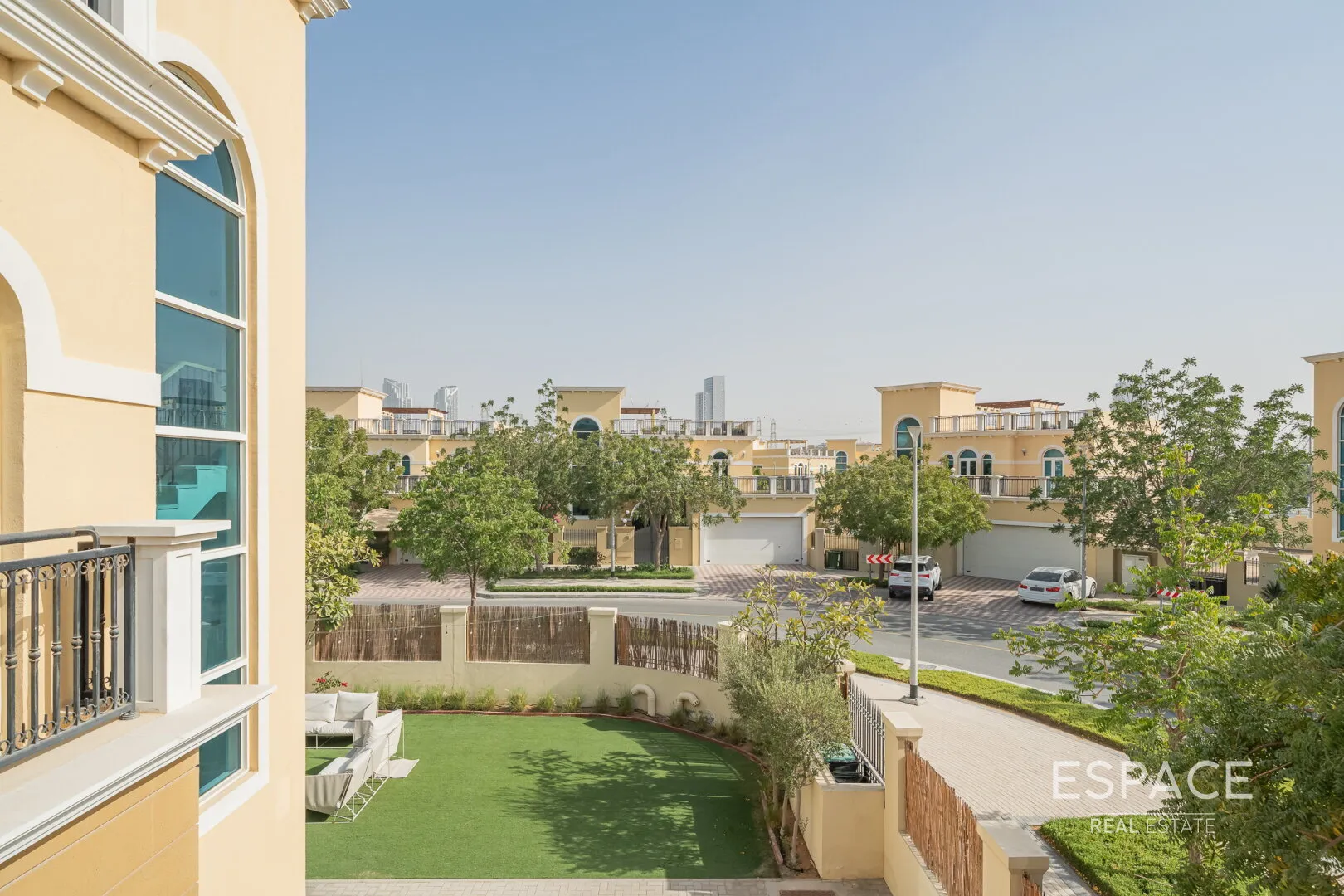 PropertiesGalleryCamera