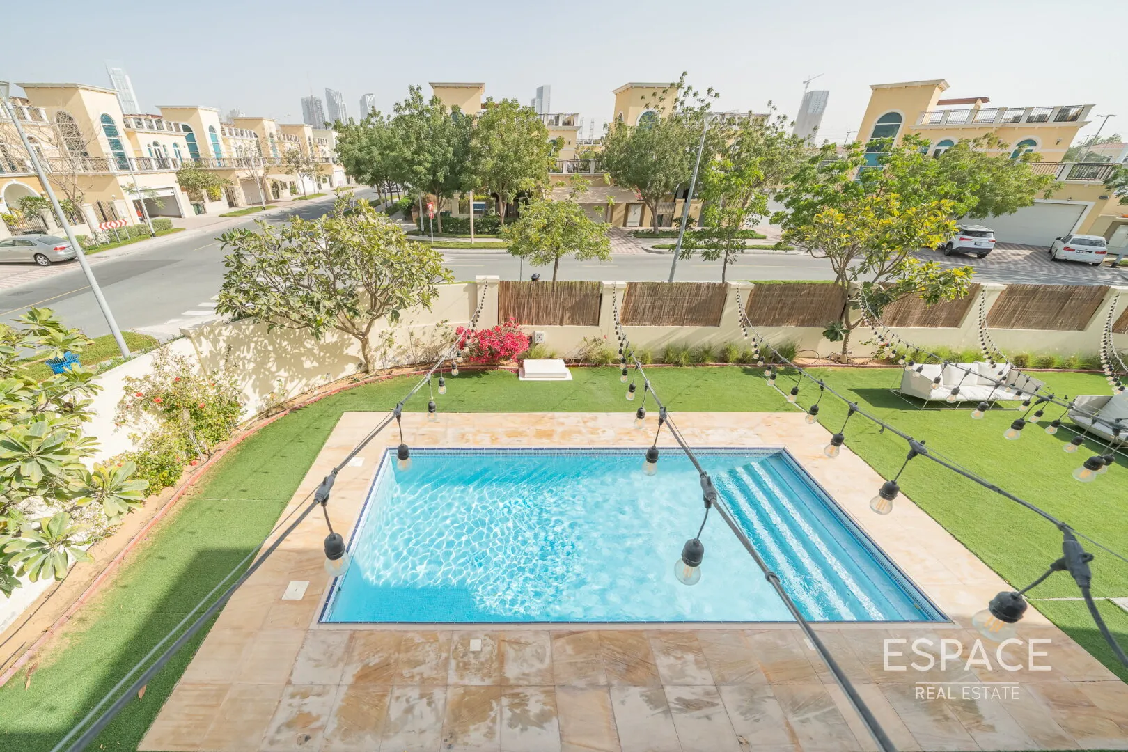 PropertiesGalleryCamera