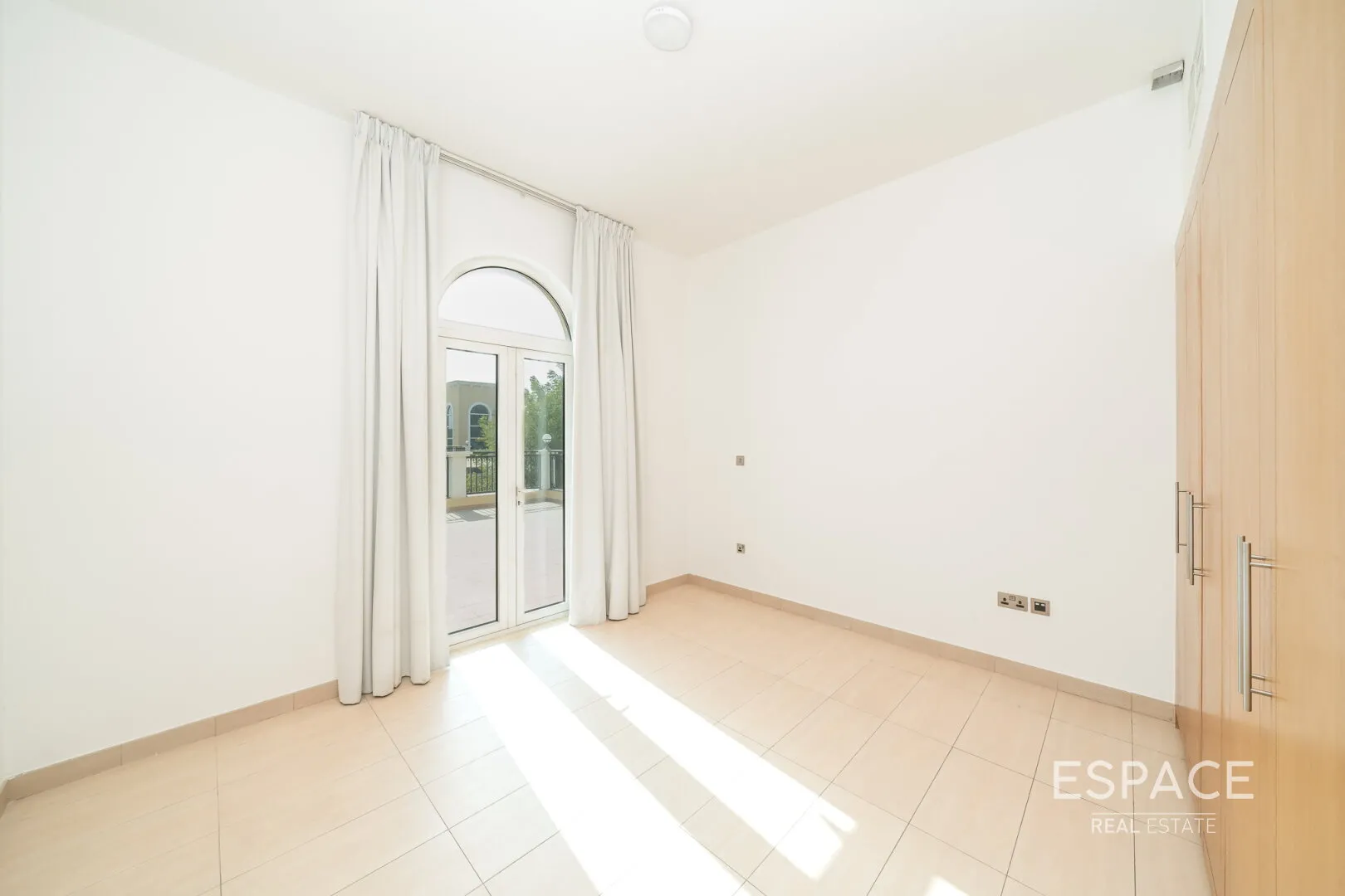 PropertiesGalleryCamera