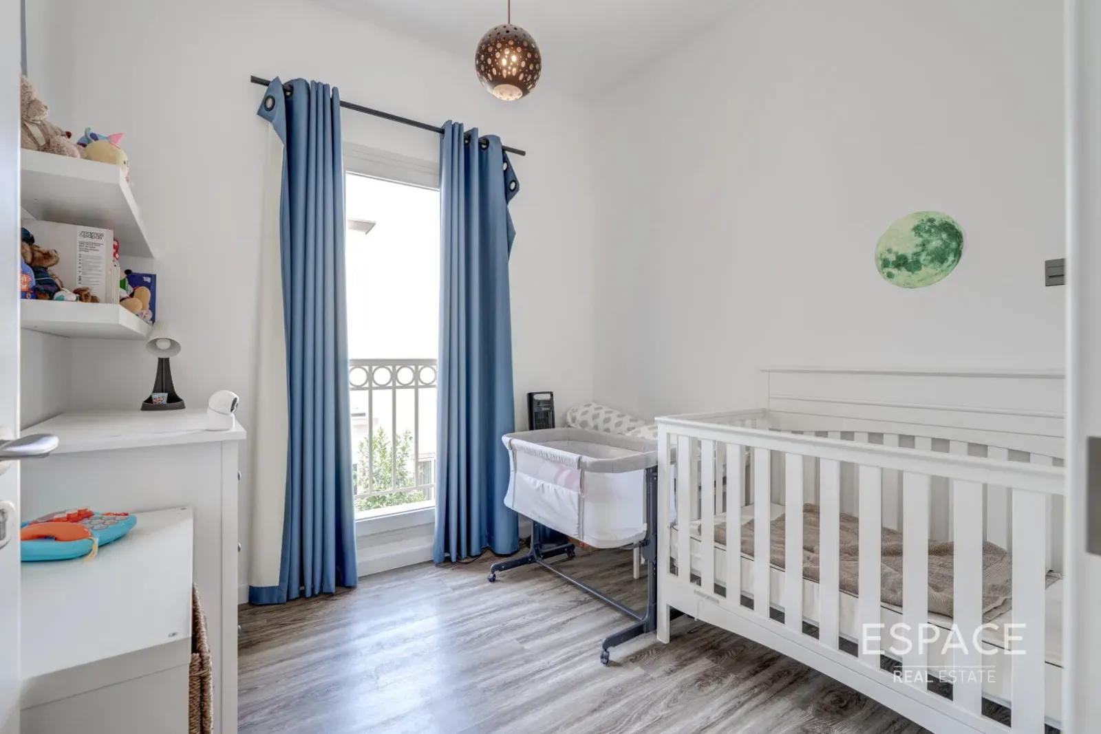 PropertiesGalleryCamera