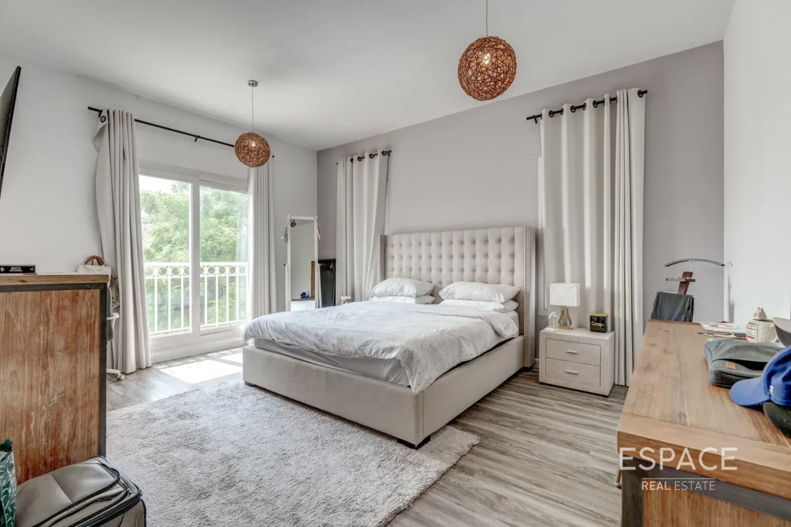 PropertiesGalleryCamera