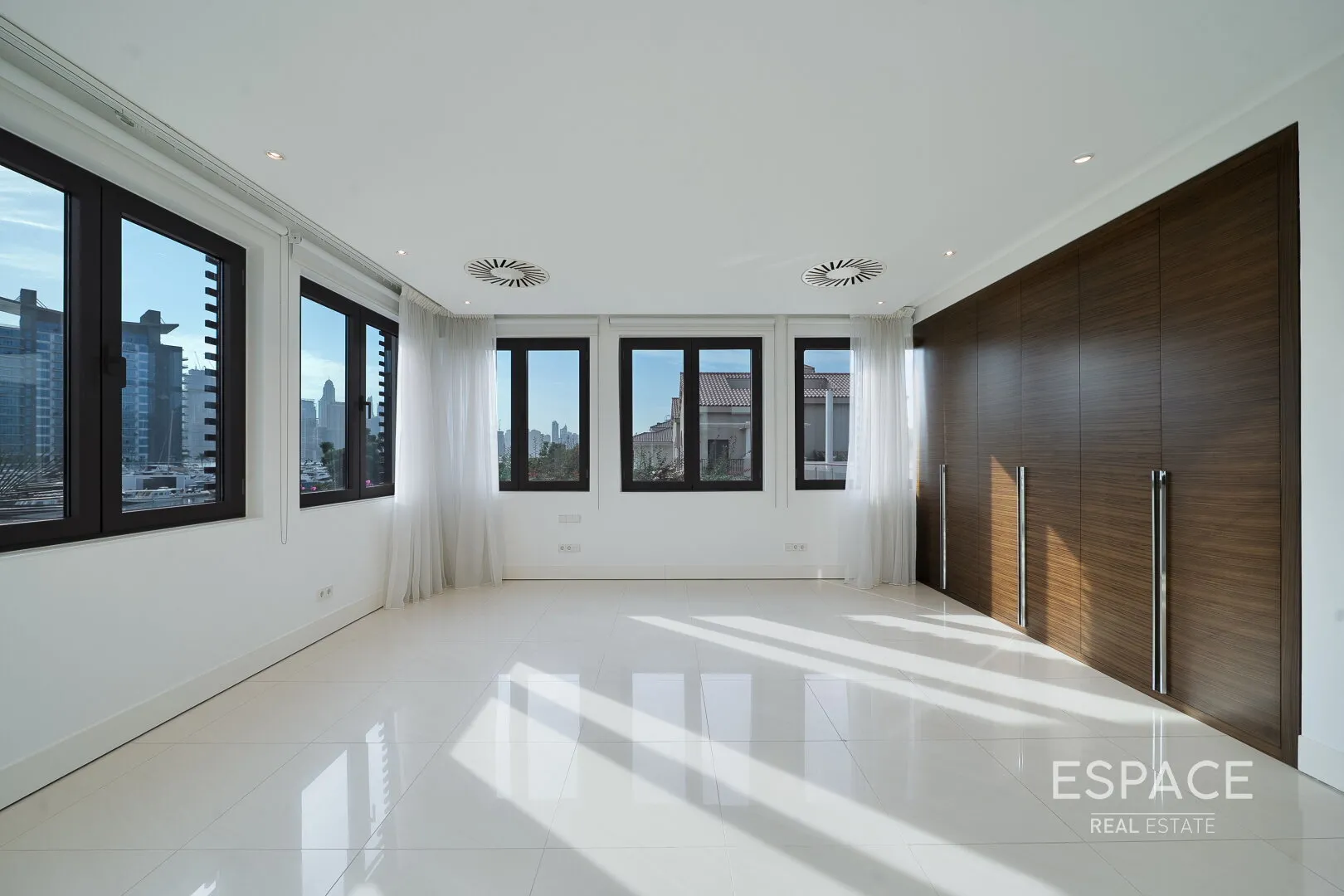 single static gallery