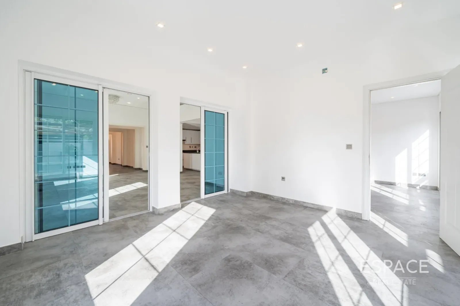 PropertiesGalleryCamera