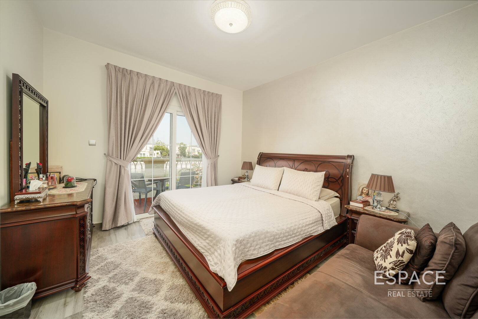 PropertiesGalleryCamera