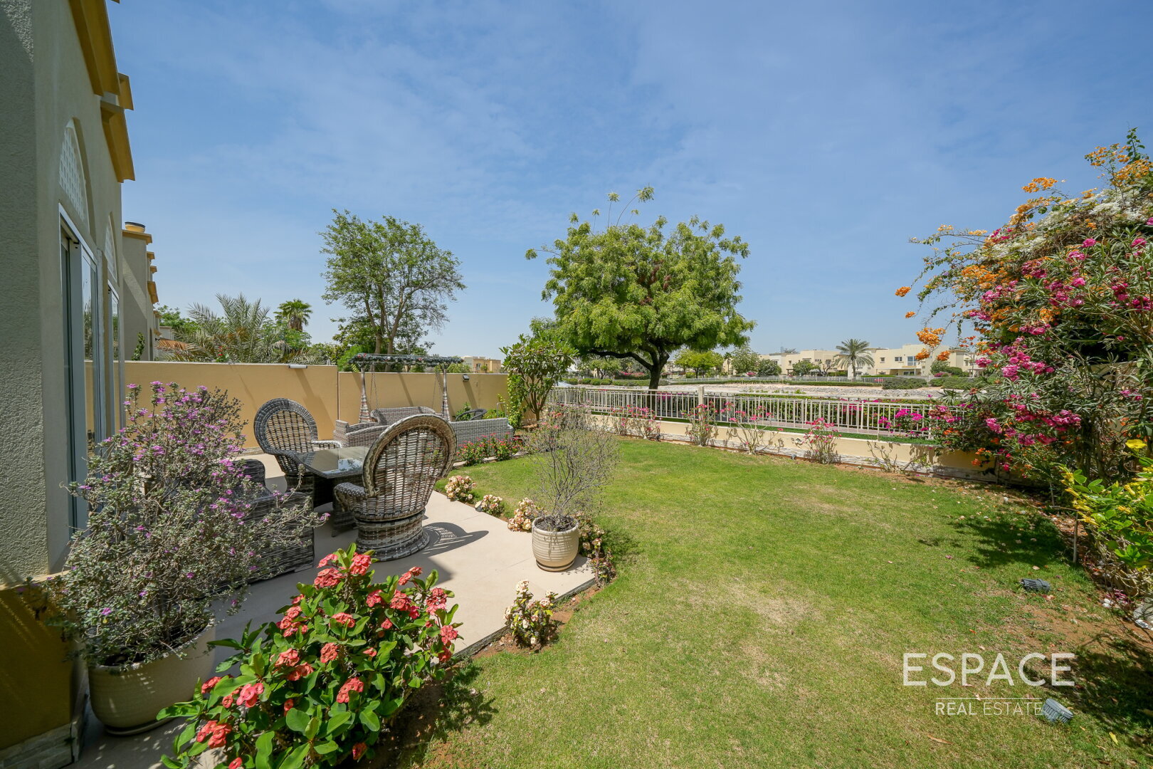 PropertiesGalleryCamera