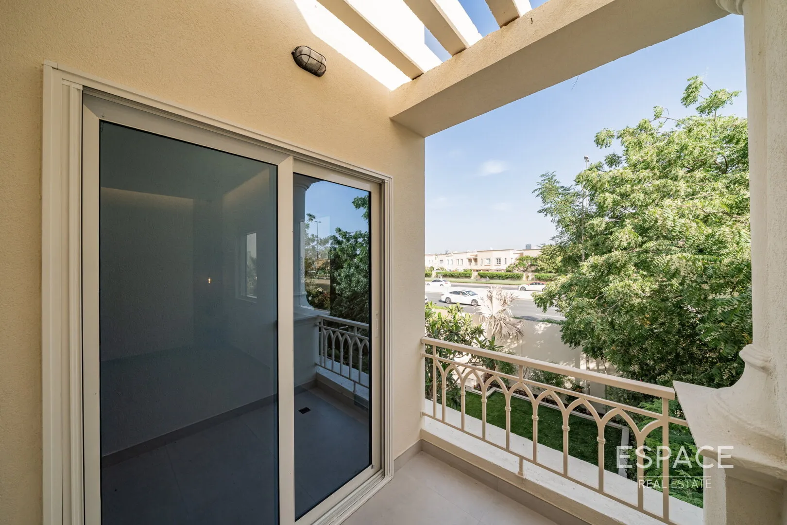 PropertiesGalleryCamera