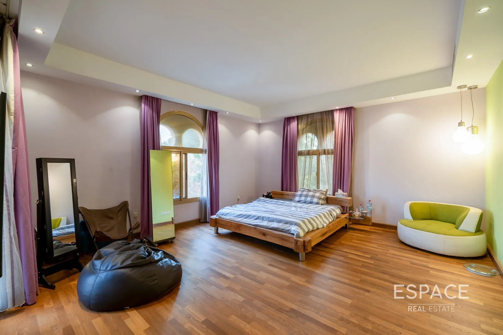 PropertiesGalleryCamera