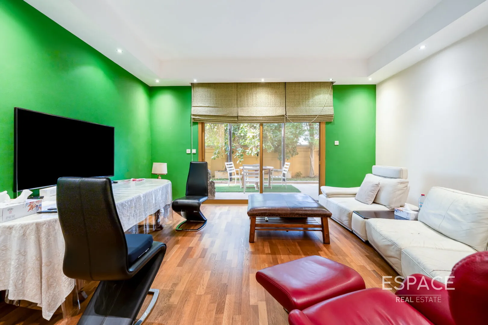 single static gallery