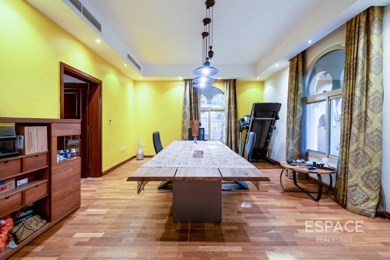 single static gallery