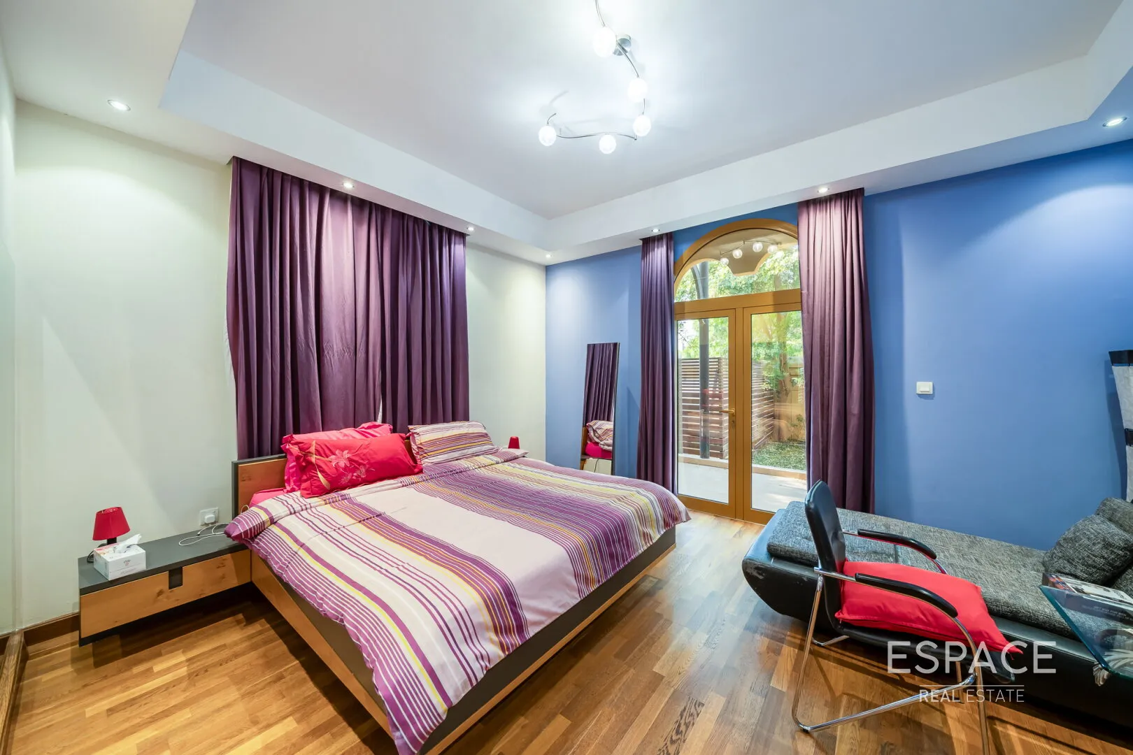 PropertiesGalleryCamera