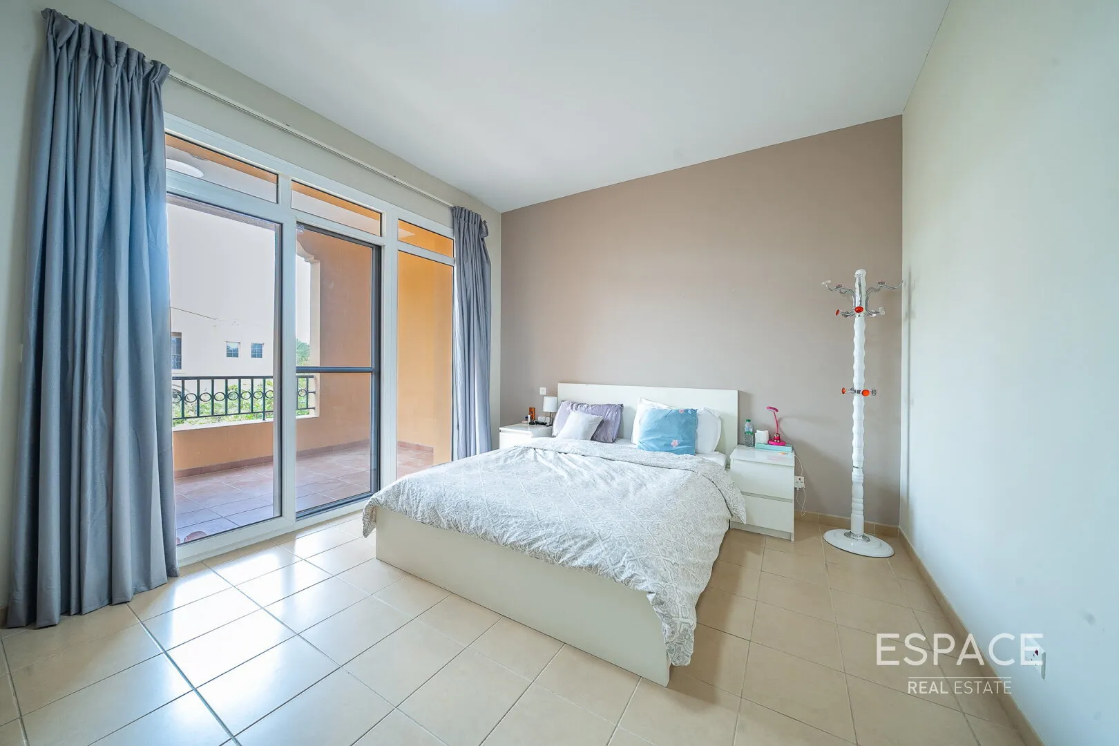 PropertiesGalleryCamera