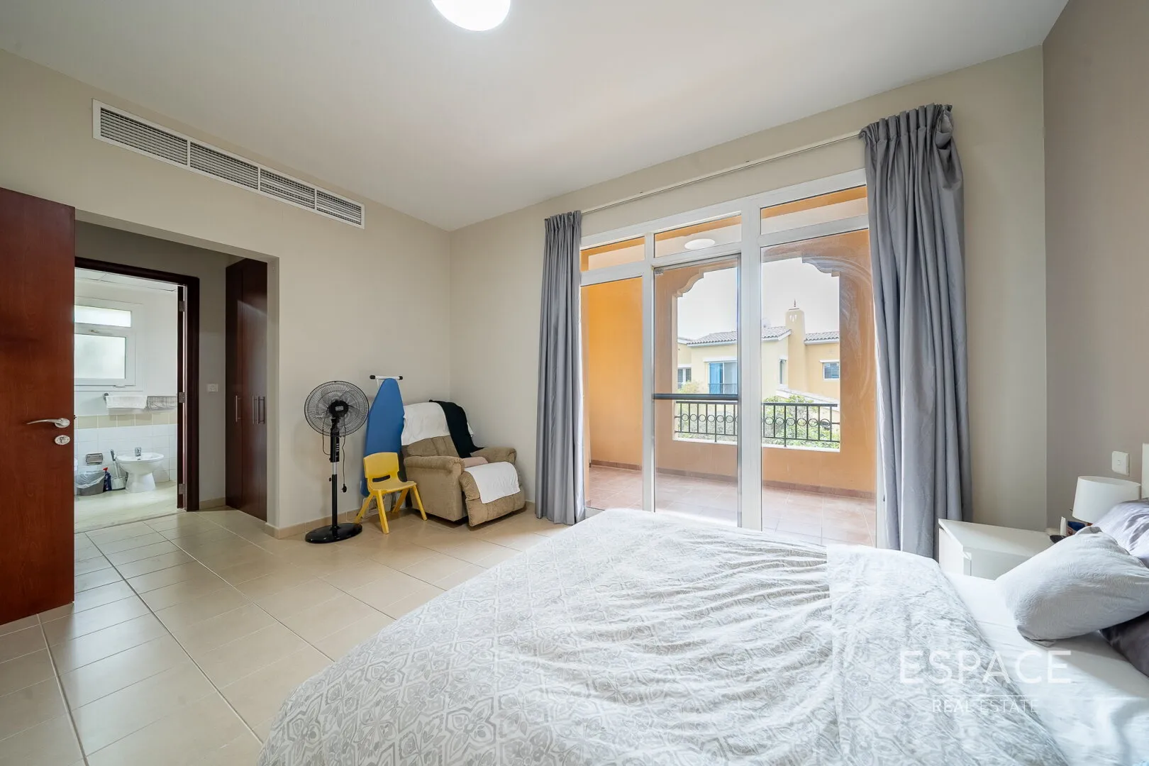 PropertiesGalleryCamera