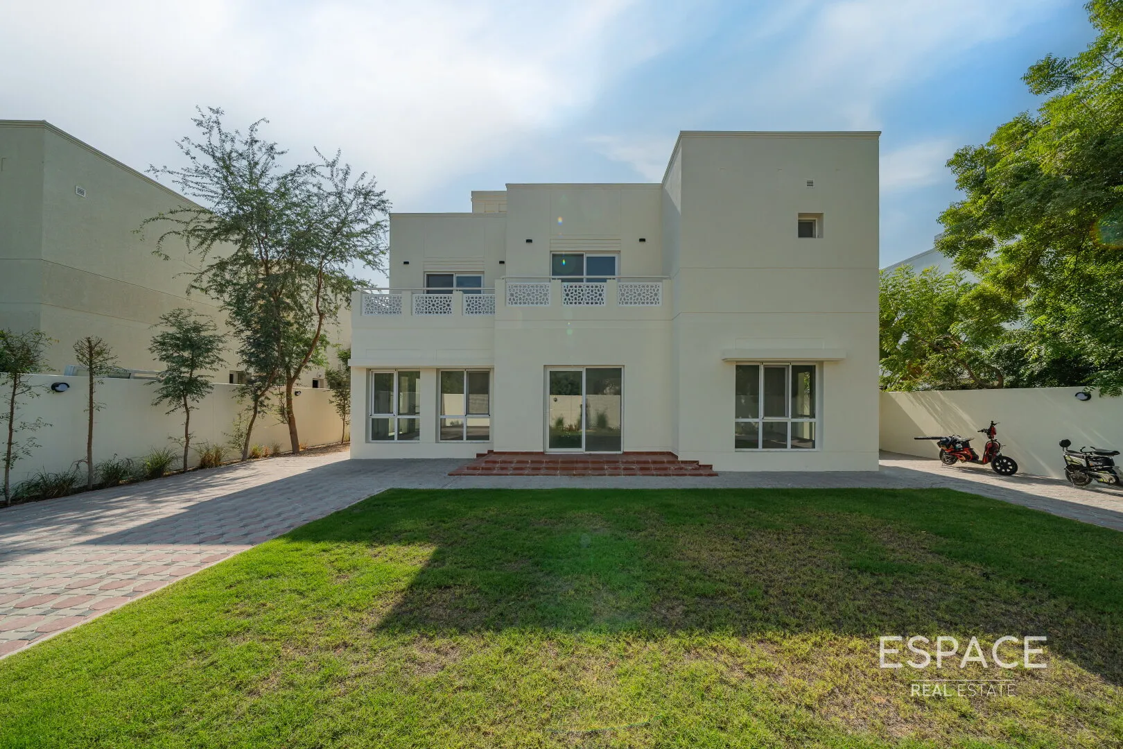 PropertiesGalleryCamera