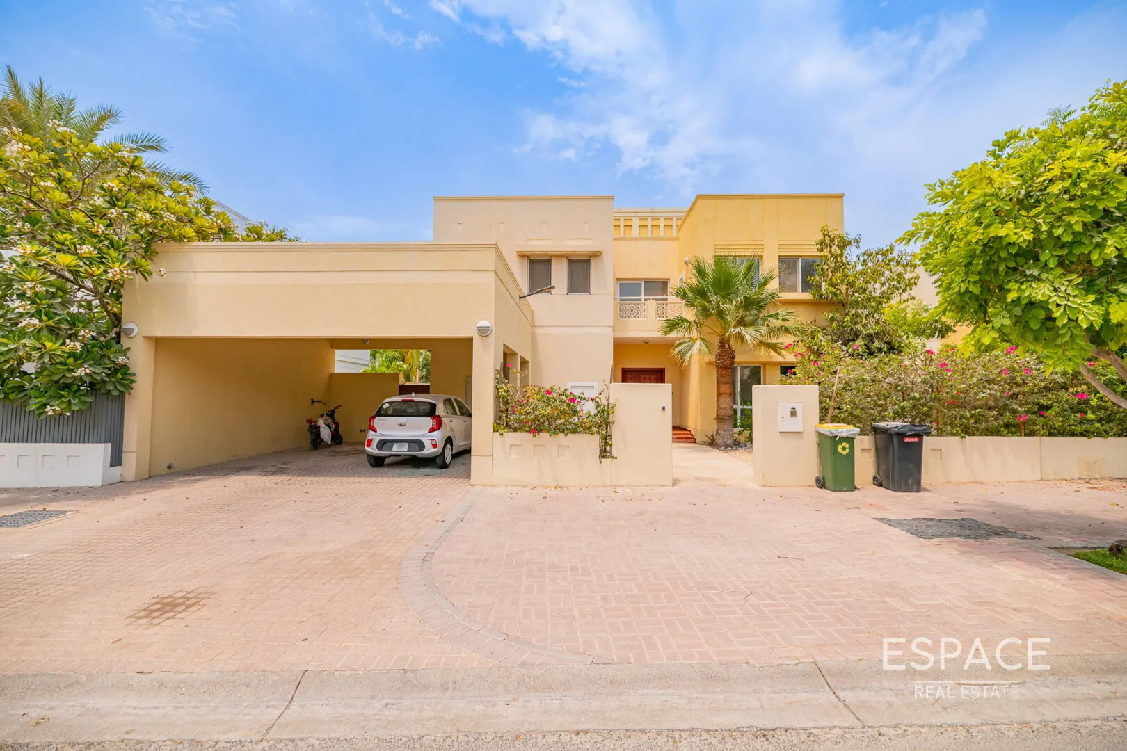 PropertiesGalleryCamera