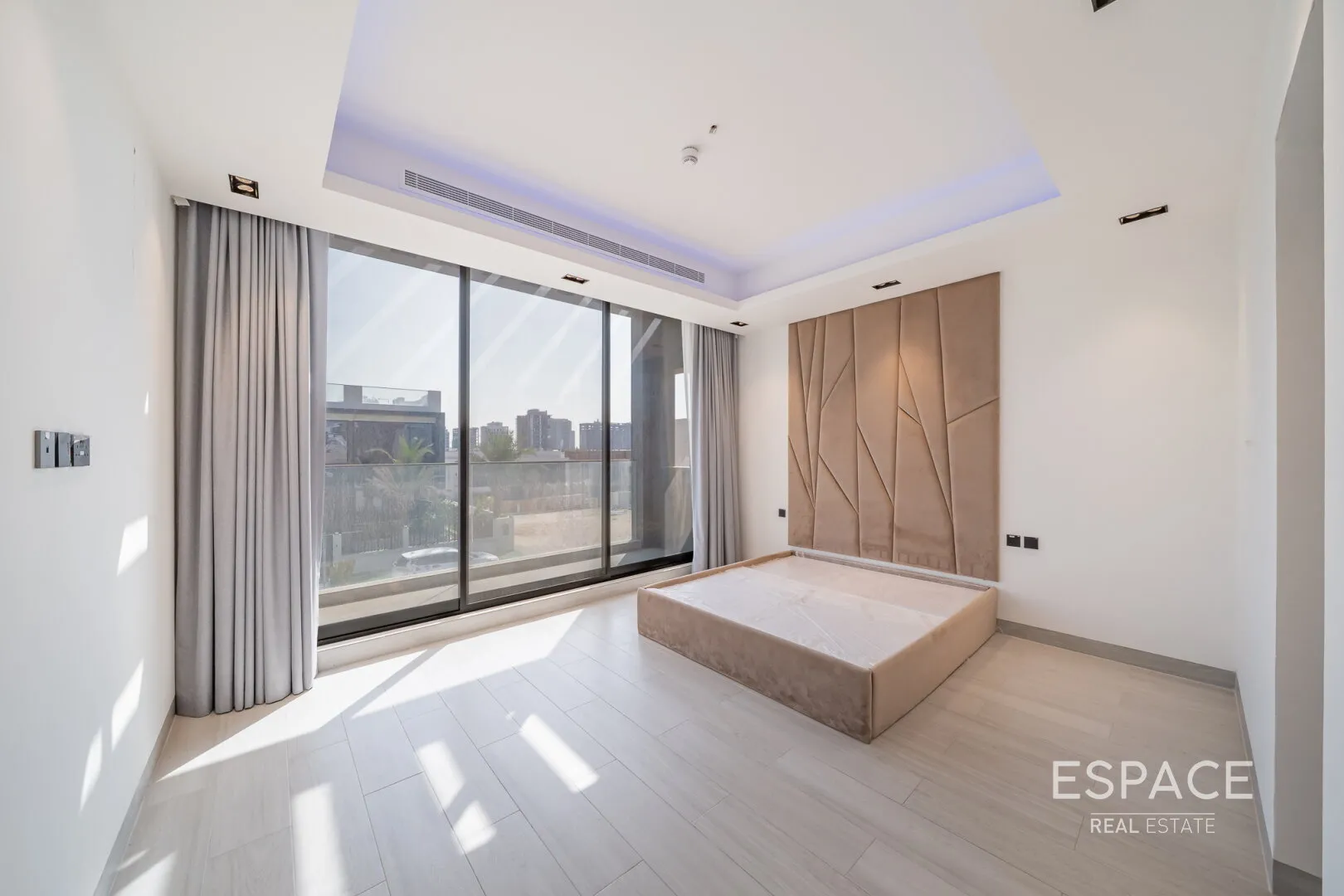 PropertiesGalleryCamera