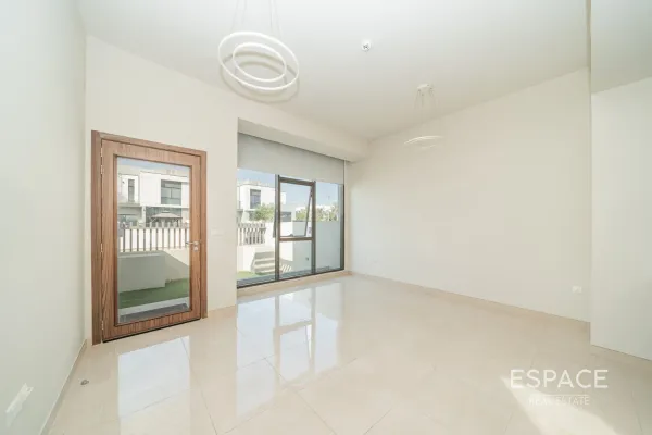 Custom Built, Al Furjan, Dubai - Espace