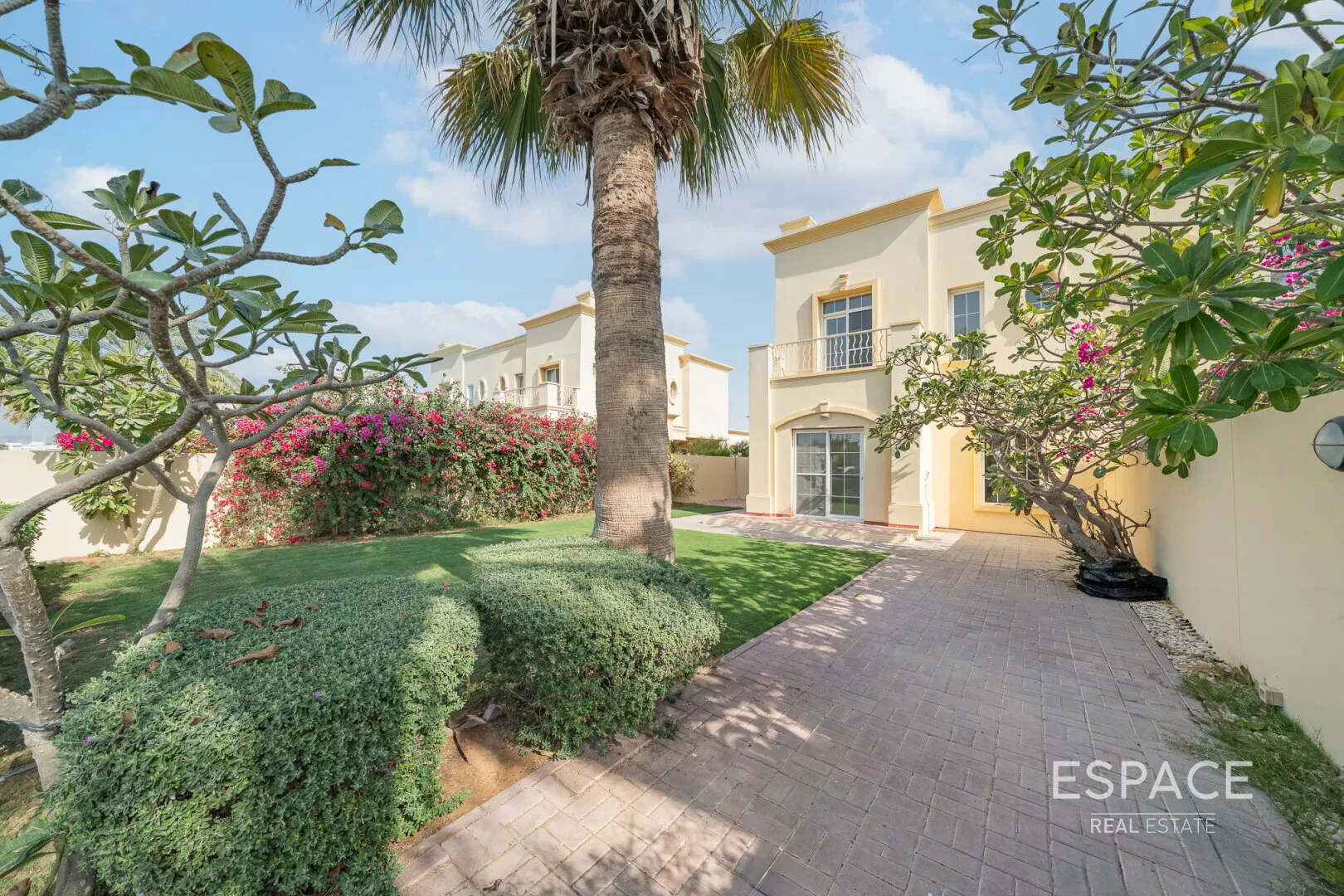 PropertiesGalleryCamera