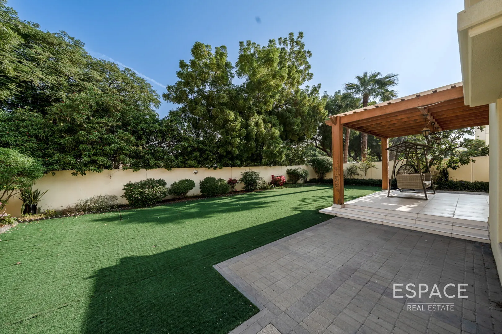 PropertiesGalleryCamera