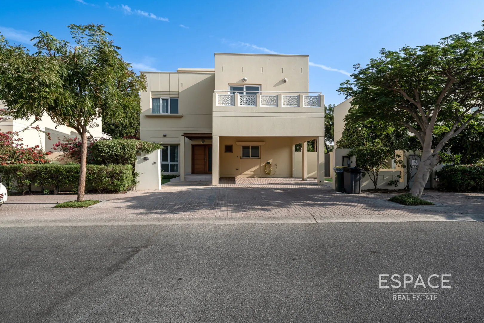 PropertiesGalleryCamera