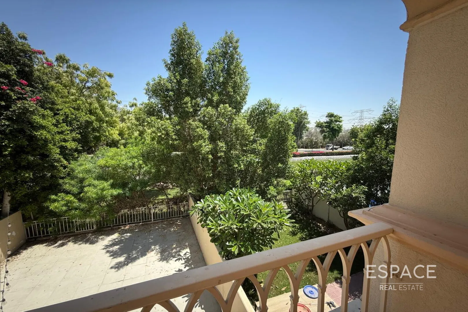 PropertiesGalleryCamera