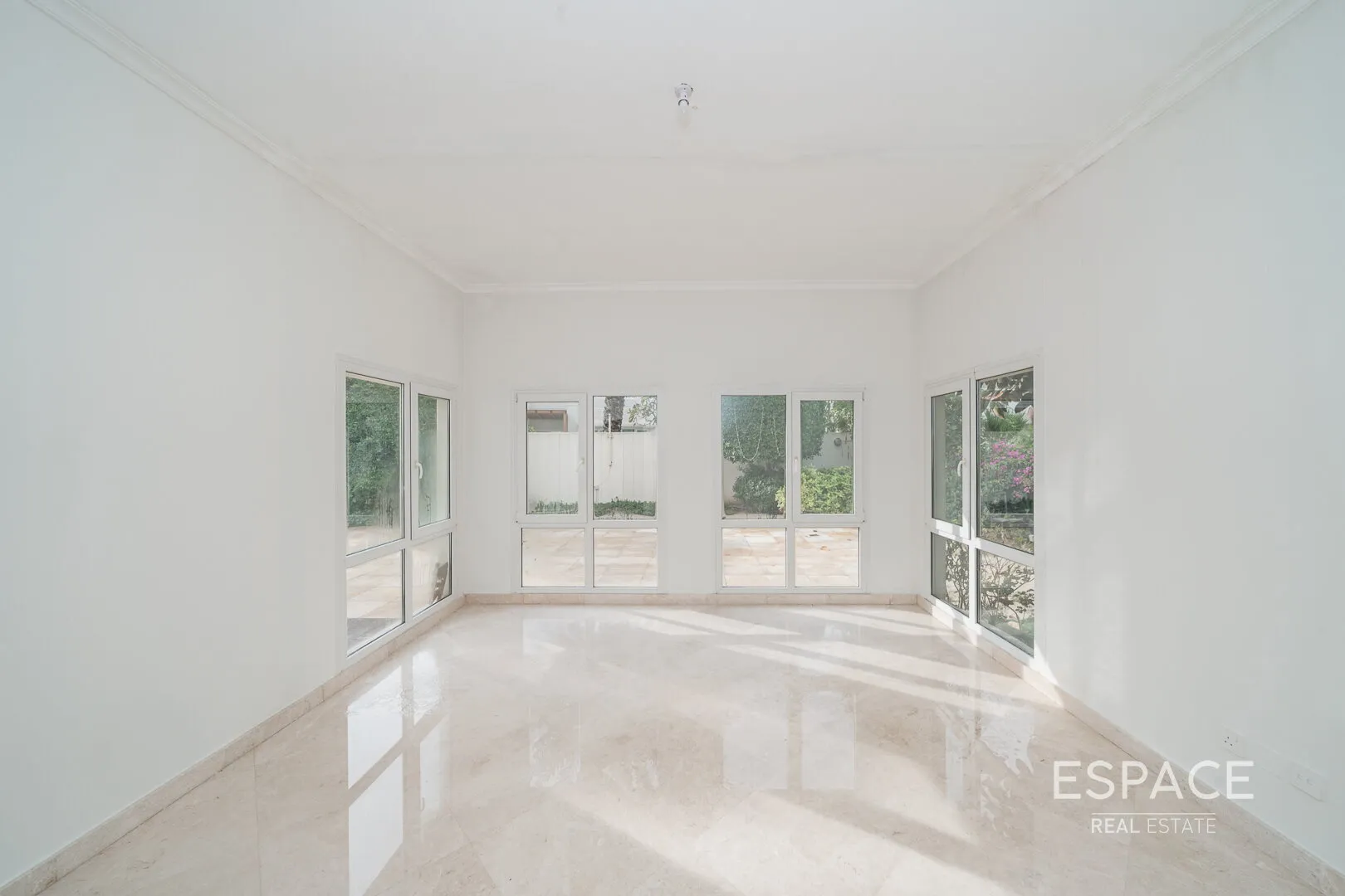 single static gallery