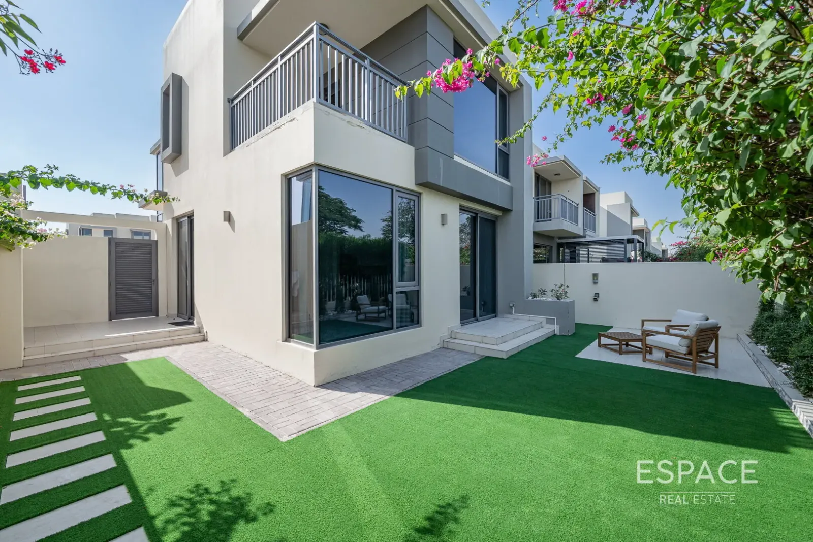 PropertiesGalleryCamera