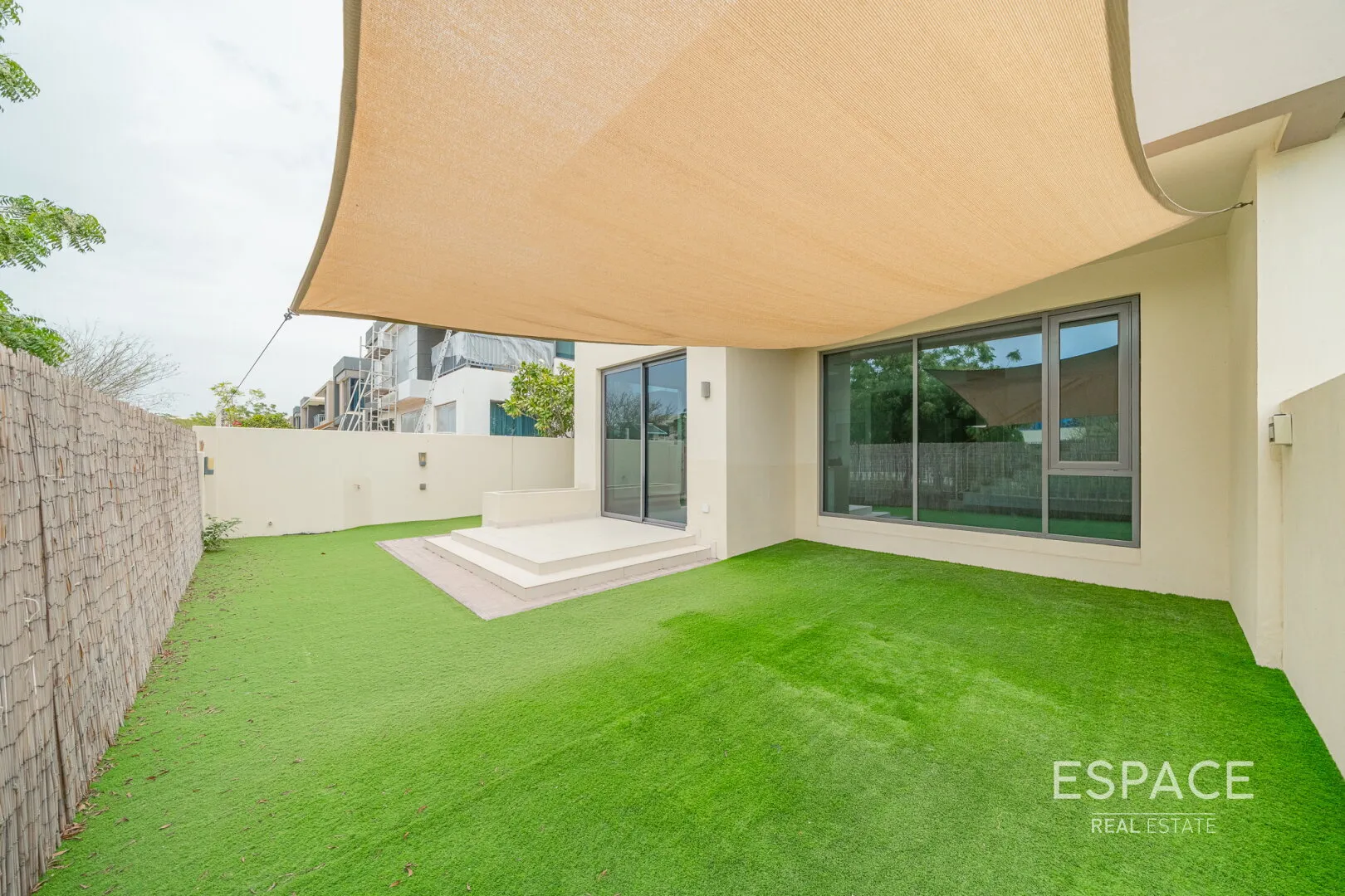 PropertiesGalleryCamera