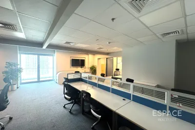 Iris Bay, Business Bay, Dubai - Espace
