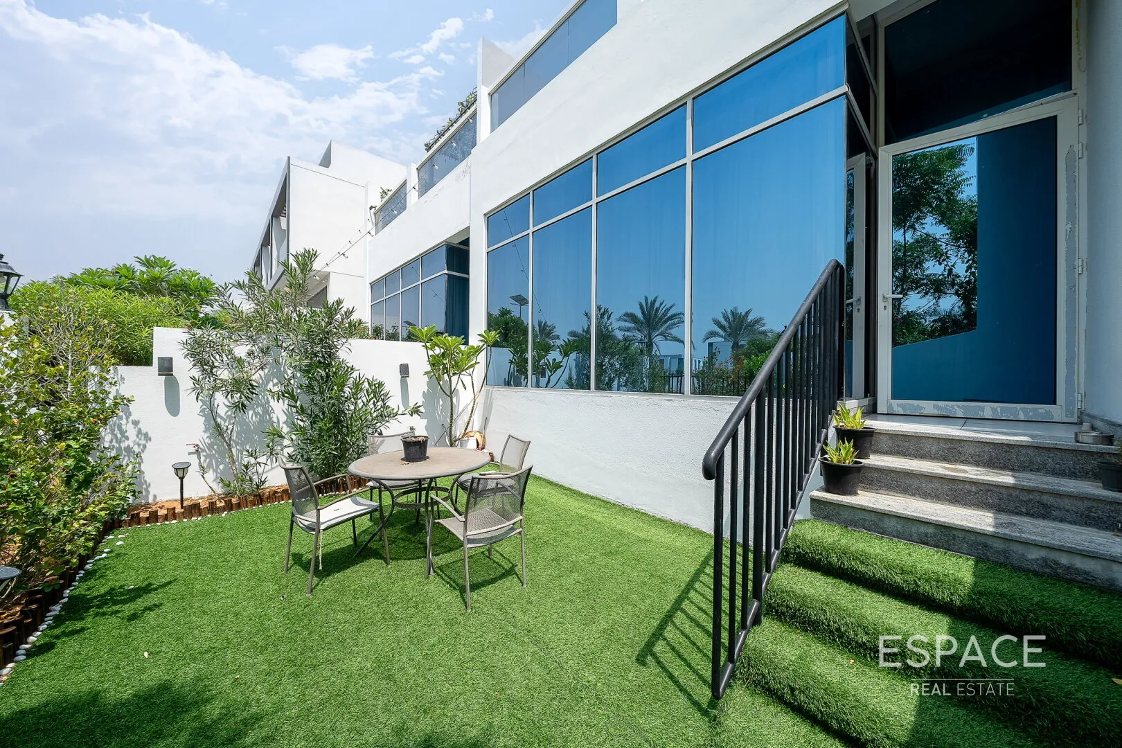 PropertiesGalleryCamera
