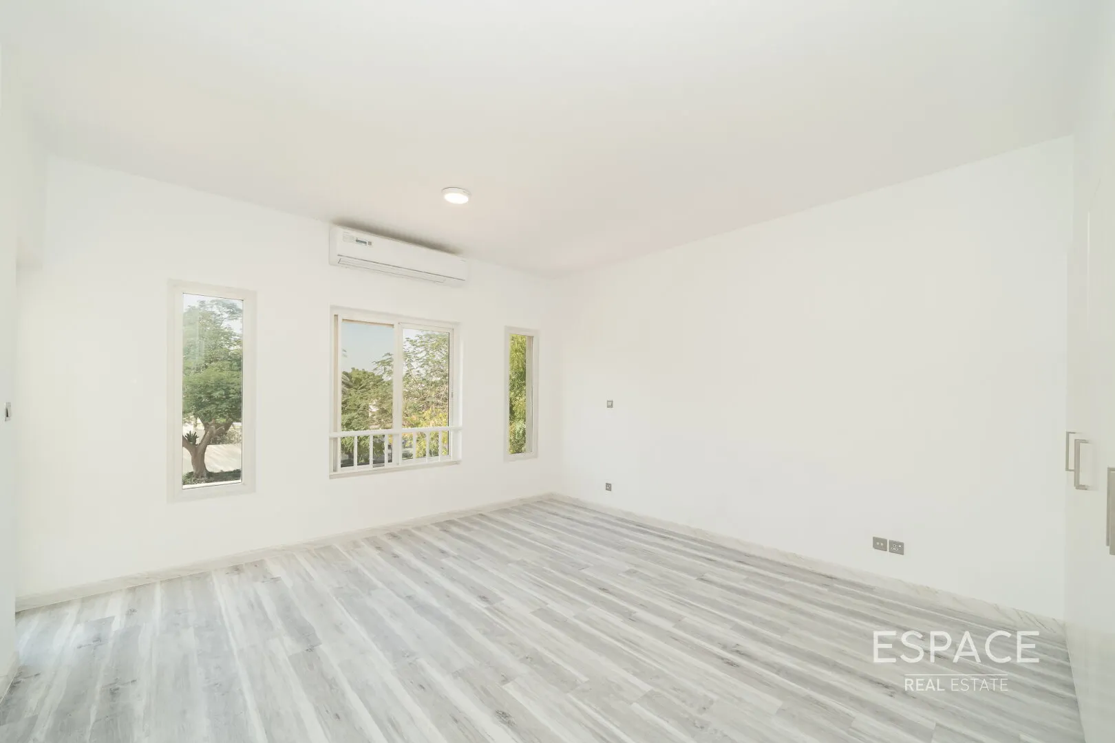 single static gallery