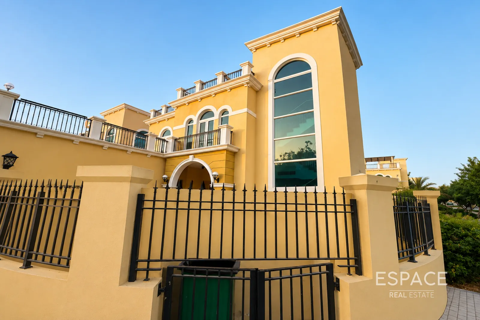 PropertiesGalleryCamera
