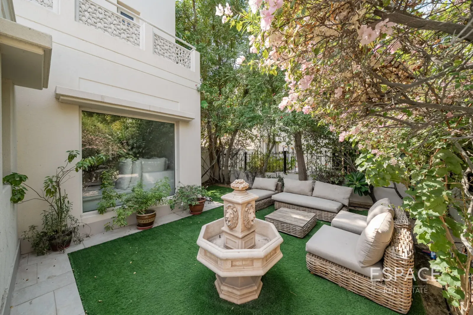 PropertiesGalleryCamera