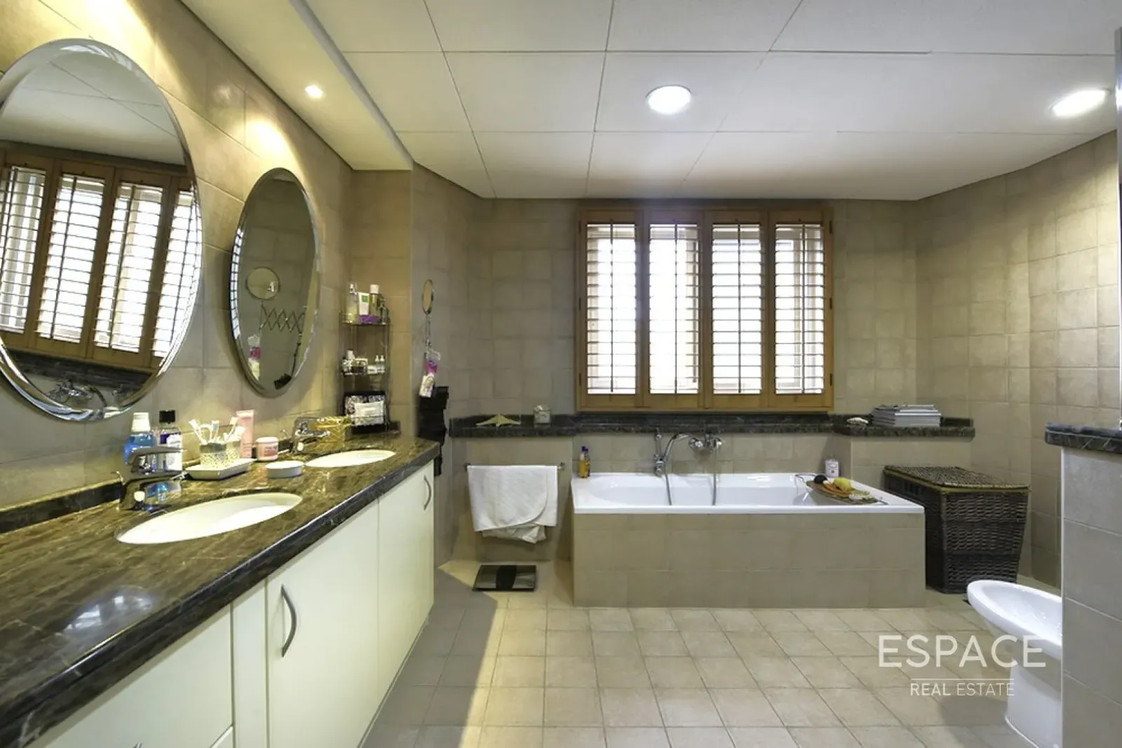 PropertiesGalleryCamera