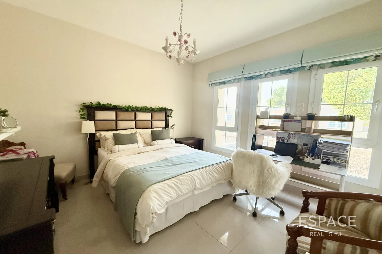 PropertiesGalleryCamera